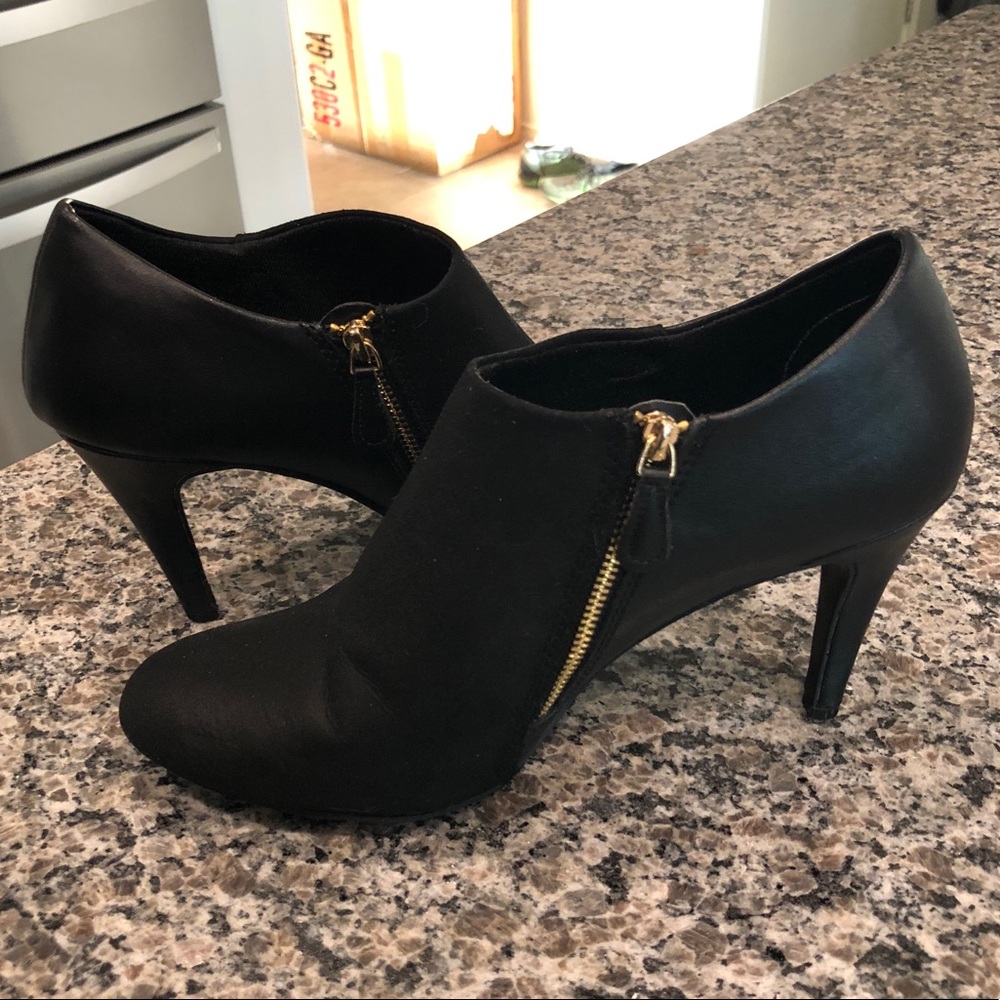 Black ankle medium heel booties, LIKE NEW